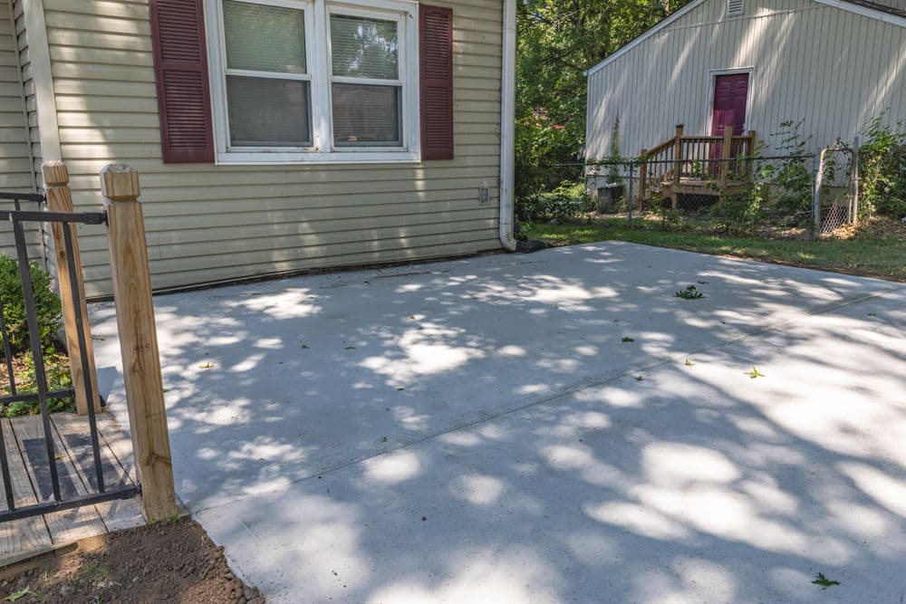 Gallery photos for Fresh Concrete Driveway for Enhanced Home Curb Appeal: Image #5